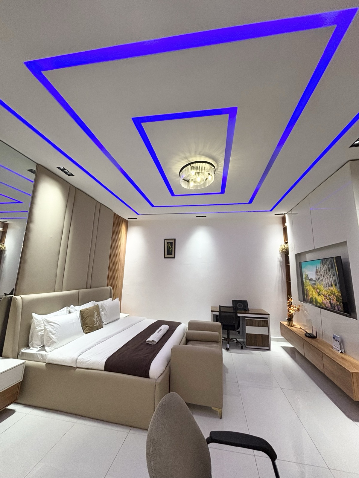 The Victoria Island Studio photo 8