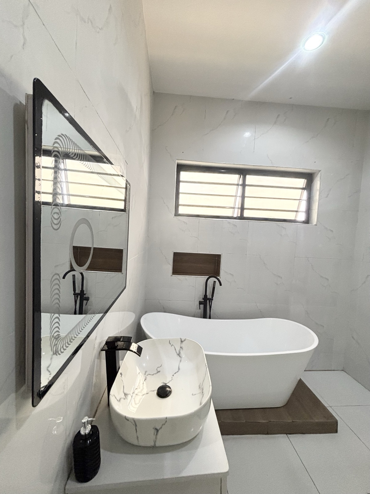 The Victoria Island Studio photo 10